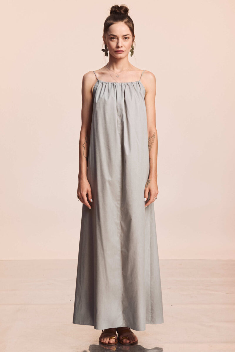 Culoare: Gri deschis