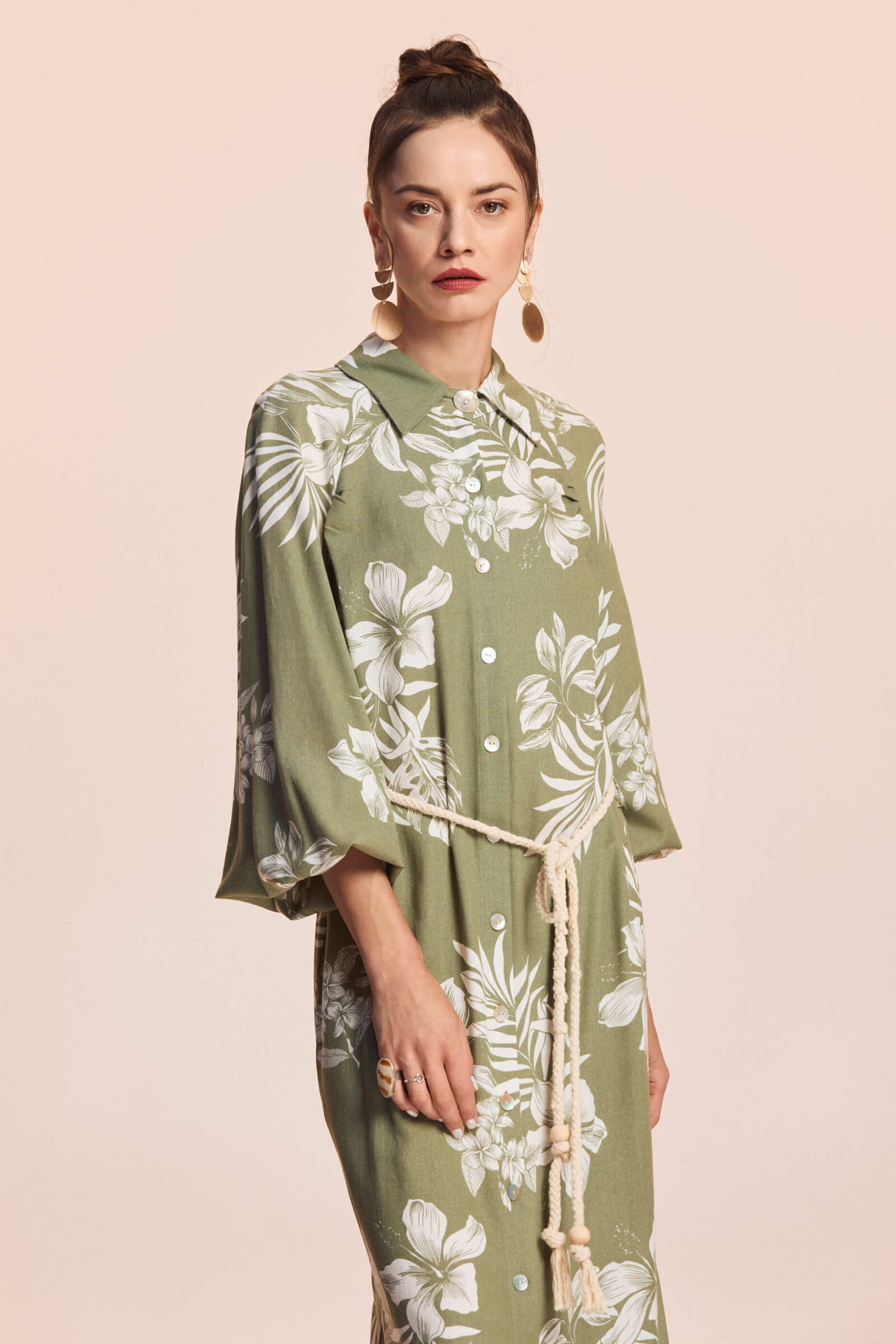 Culoare: Verde salvie/ Motive florale albe