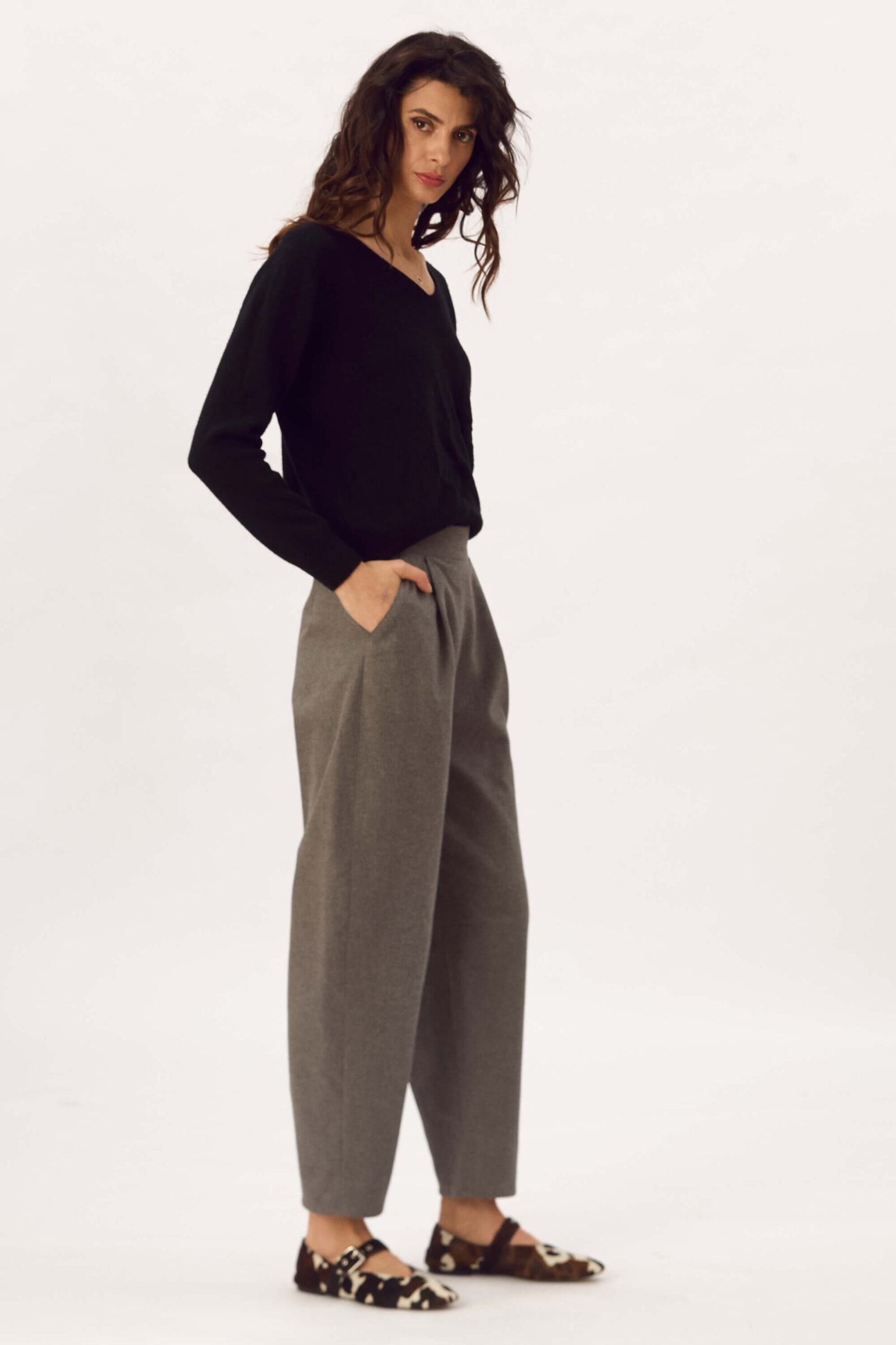 Pantaloni Tip Barrel-Leg Din Lana Subtire "Remy"